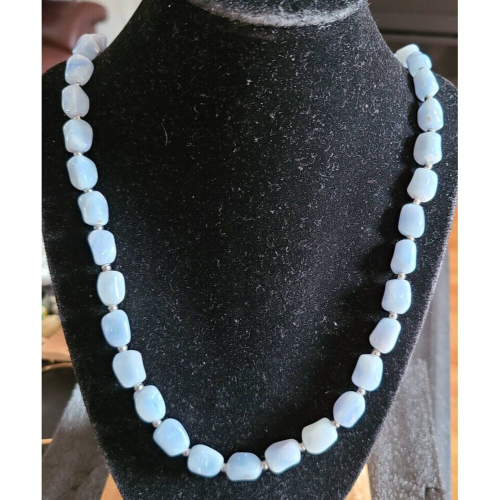 VTG 1970s-80s TRIFARI PALE BLUE NUGGET SHAPED BEAD NECKLACE SILVER TONE 28-1/2"